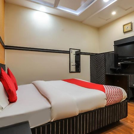Oyo Hotel City Palace Канпур Экстерьер фото